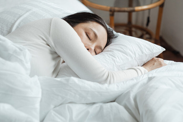 Cómo dormirse rápido: 12 Técnicas científicamente comprobadas